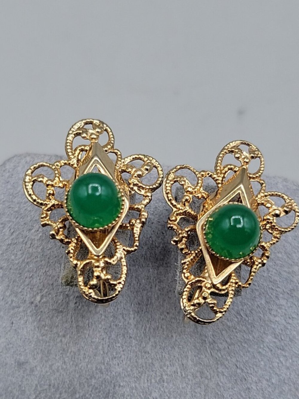 Vintage 1972 Sarah Coventry Peking Faux Jade Gold-Tone Filigree Clip-On Earrings